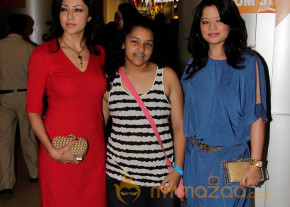 Celebs at Dabangg 2 Premiere Show Photos photo 10