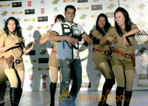 Celebs at Dabangg 2 Premiere Show Photos