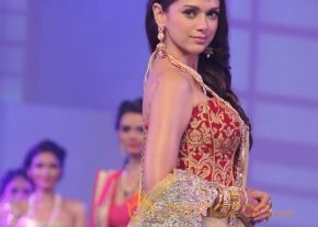 Celebs At IBJA Fashion Show Photos photo 28