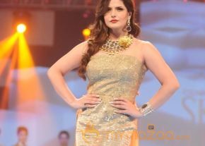 Celebs At IBJA Fashion Show Photos photo 21