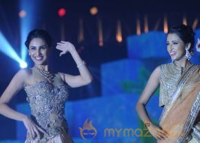 Celebs At IBJA Fashion Show Photos photo 17