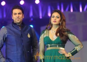 Celebs At IBJA Fashion Show Photos photo 29
