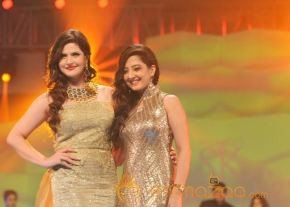 Celebs At IBJA Fashion Show Photos photo 14