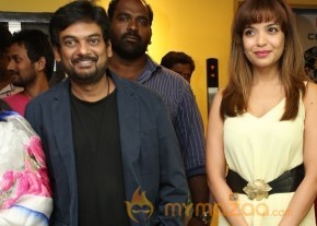 Celebs at Romeo Movie Premiere Photos photo 45