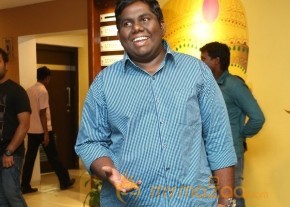 Celebs at Romeo Movie Premiere Photos photo 94