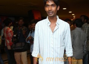 Celebs at Romeo Movie Premiere Photos photo 51