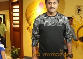 Celebs at Romeo Movie Premiere Photos photo 24