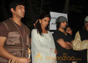 Celebs at Silent Protest on Delhi Rape Pics photo 8