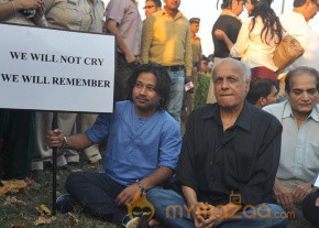 Celebs at Silent Protest on Delhi Rape Pics photo 15