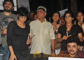 Celebs at Silent Protest on Delhi Rape Pics photo 11