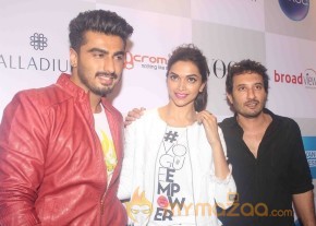 Celebs at Vogue Fashion Night Out 2014 Gallery photo 4