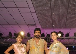Celebs at VOGUE Fashion Show Photo Gallery photo 13