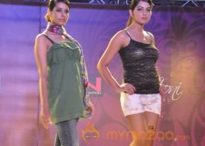 Celebs at VOGUE Fashion Show Photo Gallery photo 11