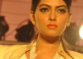 Celebs at VOGUE Fashion Show Photo Gallery photo 20