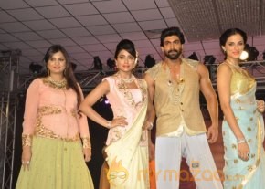 Celebs at VOGUE Fashion Show Photo Gallery photo 7