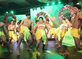 CHENNAI EXPRESS AUDIO RELEASE PHOTOS photo 17