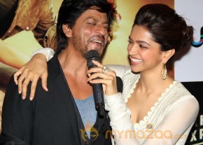  Chennai Express Movie Trailer Launch   photo 7