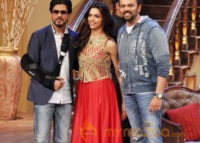Chennai Express Promotions at Comedy Nights Gallery photo 17