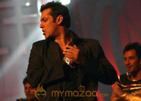BigB Shahrukh, Salman &amp; Akshay perform for Cintaa Superstars ka Jalwaa Gallery photo 13