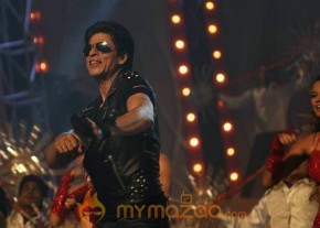 BigB Shahrukh, Salman &amp; Akshay perform for Cintaa Superstars ka Jalwaa Gallery photo 11