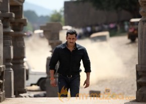 Dabangg 2 New Movie Stills photo 13