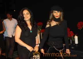 Deepika Padukone Black And Gold Party Photos photo 45