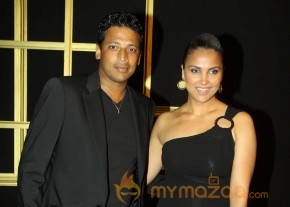 Deepika Padukone Black And Gold Party Photos photo 47