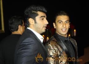 Deepika Padukone Black And Gold Party Photos photo 15