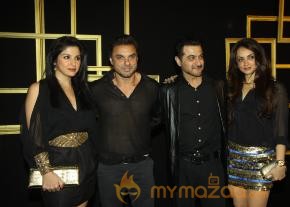 Deepika Padukone Black And Gold Party Photos photo 36