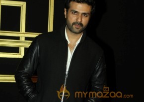Deepika Padukone Black And Gold Party Photos photo 21