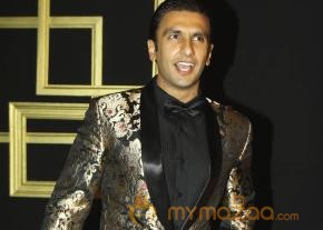 Deepika Padukone Black And Gold Party Photos photo 35