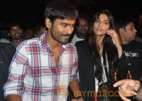Dhanush & Sonam Kapoor Promote Raanjhanaa In Mumbai  photo 3