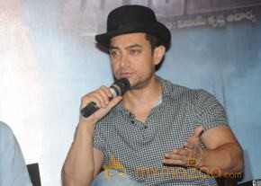 Dhoom 3 Movie Press Meet Photos photo 43