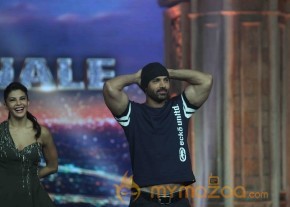 Dishoom Team at Indias Got Talent TV Show photo 12