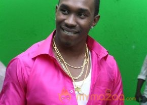 Dwayne Bravo Lungi Dance Photos photo 8