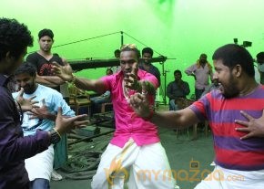 Dwayne Bravo Lungi Dance Photos photo 18