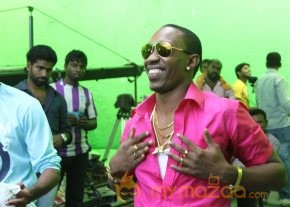 Dwayne Bravo Lungi Dance Photos photo 13