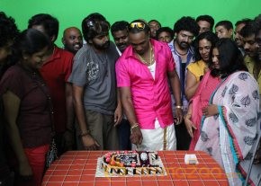 Dwayne Bravo Lungi Dance Photos