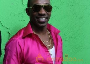 Dwayne Bravo Lungi Dance Photos photo 6