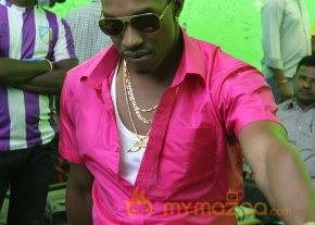 Dwayne Bravo Lungi Dance Photos photo 15
