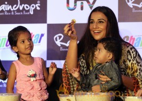 Emraan Hashmi,Vidya Balan At GHANCHAKKAR Promotion photo 22