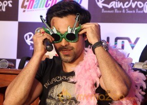 Emraan Hashmi,Vidya Balan At GHANCHAKKAR Promotion photo 26