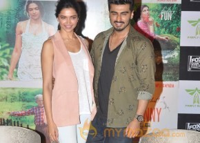 Finding Fanny Press Meet Photos photo 78