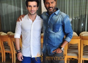 Girish Taurani & Prabhu Dheva Promote Ramaiya Vastavaiya  photo 9