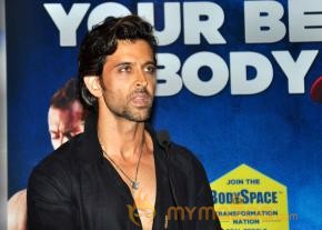 Hrithik Roshan Launch Your Best Body Fitness Book   photo 11