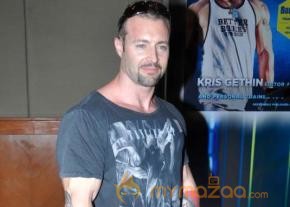 Hrithik Roshan Launch Your Best Body Fitness Book   photo 6