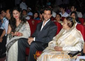 Hritik,Govinda & Urmila at Dadasaheb Phalke Academy Awards   photo 54