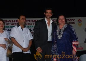 Hritik,Govinda & Urmila at Dadasaheb Phalke Academy Awards   photo 11
