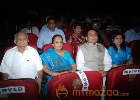 Hritik,Govinda & Urmila at Dadasaheb Phalke Academy Awards   photo 34