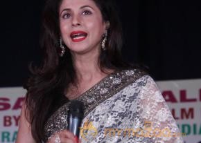 Hritik,Govinda & Urmila at Dadasaheb Phalke Academy Awards   photo 12